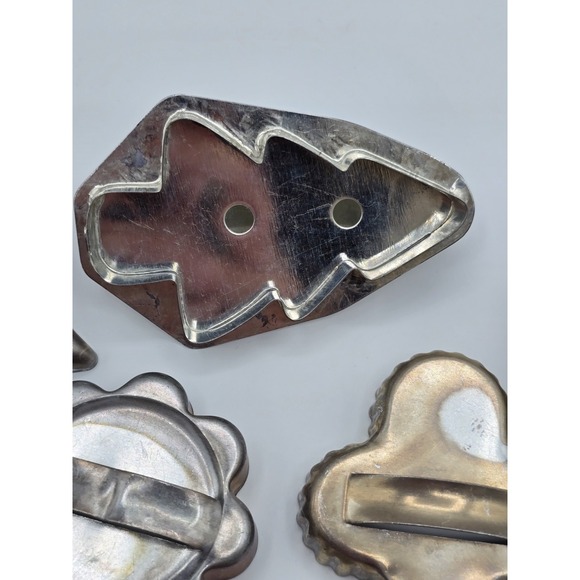 Vtg Lot Cookies Cutters Handles Metal Tree Bell Heart Spade Diamond - Picture 5 of 9